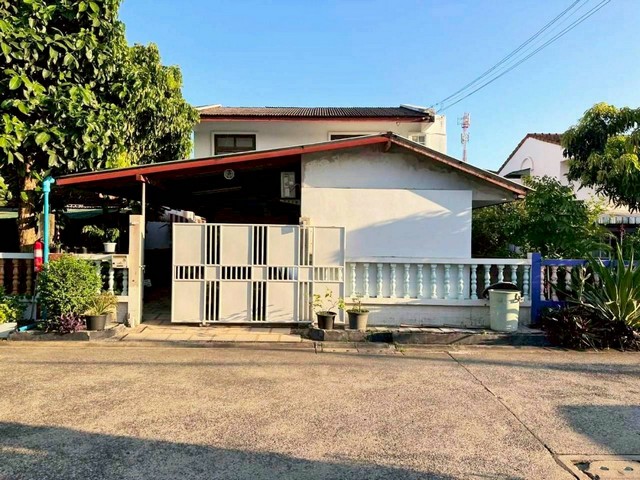 ขายบ้านเดี่ยวทำเลทอง หมู่บ้าน 2521 ซอยสวนผัก 44 ถนนสวนผัก แขวงฉิมพลี เขตตลิ่งชัน กรุงเทพฯ