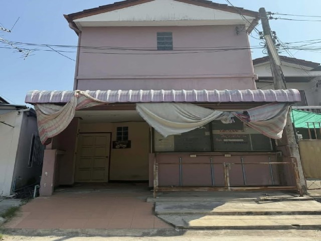 ขายตึกแถว 2 ชั้น ติดศาลาชุมชนคุ้มหนองคู เนื้อที่ 25.1 ตารางวา มีห้องน้ำในตัวทุกห้อง ในเมืองขอนแก่น