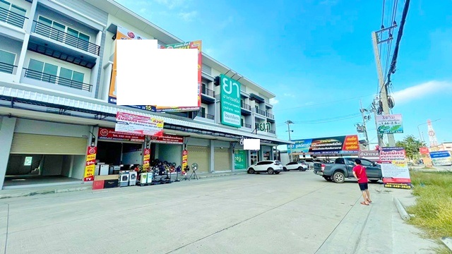 ใกล้ ตลาดชัชวาล อาคารพาณิชย์ 2 คูหา 3.5 ชั้นคลอง7  2นอน 2น้ำ ชุมชนคลอง 7 800ม.ขนาด 48 ตร.ว. 590ตร.ม.  ห้องหัวมุม  ลำลูกกา คลอง 7