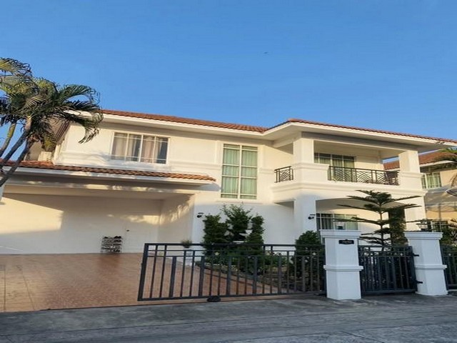 ให้เช่า บ้านเดี่ยว 2 ชั้น ย่านร่มเกล้า หมู่บ้าน นลินวิลล์ 5 ถนนเคหะร่มเกล้า เหมาะอยู่อาศัย