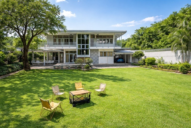 จอดรถ มีสนามหญ้าส่วนตัว ใกล้ทางด่วนสุขุมวิท 62  BTS บางจาก 500 ม.บ้านเดี่ยว บิ๊กซี อ่อนนุช  2 ชั้นให้เช่า 6นอน 4น้ำ หลังใหญ่  200 ตร.ว. 5