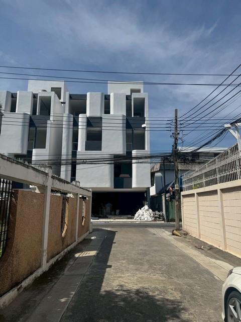 ให้เช่าที่ดิน 93 ตร.ว. ซอยอารีย์สัมพันธ์ 3 เหมาะกับหลายธุรกิจ หรือทำโฮมออฟฟิศ