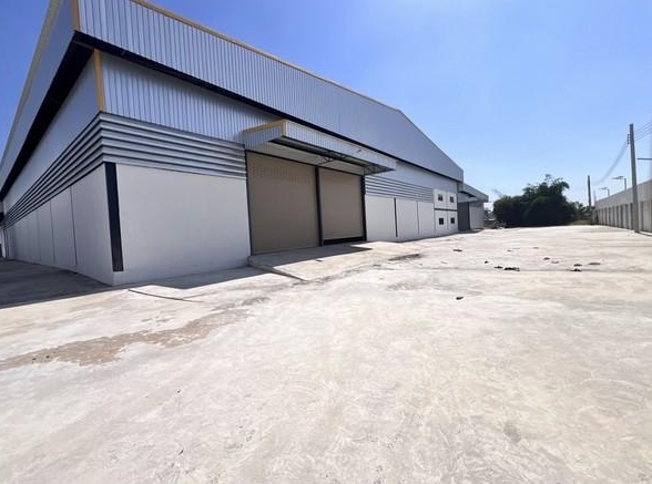 ให้เช่าโกดัง  บางปลา อำเภอบางพลี ขนาด 5200 ตรม รับน้ำหนกใด้ 3 ตัน