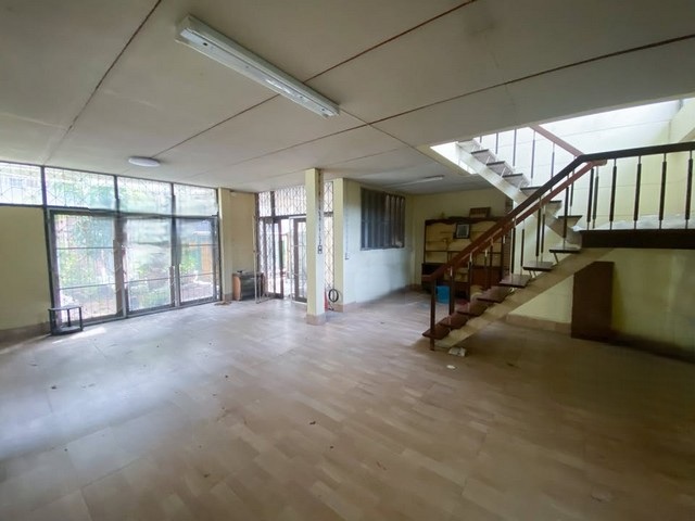 P2021 ปรับลดราคา ขายทาวน์เฮ้าส์ ซอยเอกมัย 12 ซอยเจริญใจ ปรีดีพนมยงค์ 31 บ้านต้องรีโนเวทเอง เหมาะซื้อลงทุน