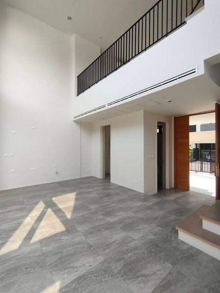 ด่วนหลุดจอง ให้เช่าทาวน์โฮม 3.5 ชั้น โครงการไอเรส พระราม 9 ย่าน The Nine พระราม 9 หัวหมาก รามคำแหง ใกล้ทางพิเศษศรีรัช  ARL หัวหมาก