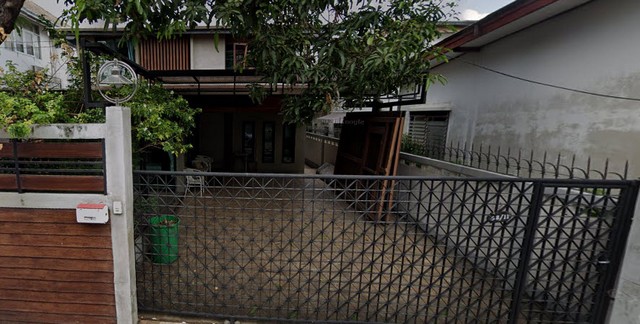 บ้าน บ้านเดี่ยว ลาดพร้าว 41 ขนาด = 0 RAI 0 ngan 61 SQ.WA 4 BEDROOM 2 BR ใกล้ สามารถใช้ทางเข้าออกได้หลายเส้นทาง (รัชดา ลาดพร้าว ลาดพร้าว-วังหิน) และอยู่ห่างสถานีรถไฟฟ้าสายสีเหลือง ประมาณ 1 กม. สวยและดี