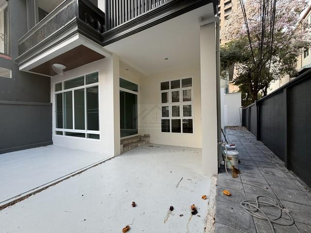 P1843 ให้เช่าโฮม ออฟฟิศ 3 ชั้น สุขุมวิทซอย 46 ใกล้ BTS พระโขนง เหมาะอยู่อาศัยหรือทำออฟฟิศ จอดรถ 5 คัน อนุญาตให้เลี้ยงสัตว์ได้