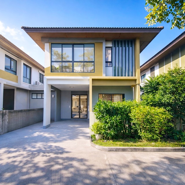 ปัญญาอินทรา ใกล้ หทัยราษฎร์ 39 เพียง 800 ม.   บ้านเดี่ยวให้เช่า 2 ชั้น 3นอน 3น้ำ ถูกที่สุดใน ซาฟารี รร. สาธิตพัฒนา 500 ม.