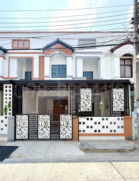 ขายทาวน์เฮ้าส์ 2 ชั้น ณัฐกานต์ ซ.สายไหม 64 เนื้อที่ทั้งหมด 21 ตรว 4ห้องนอน 2ห้องน้ำ แถมเฟอร์นิเจอร์บางส่วน