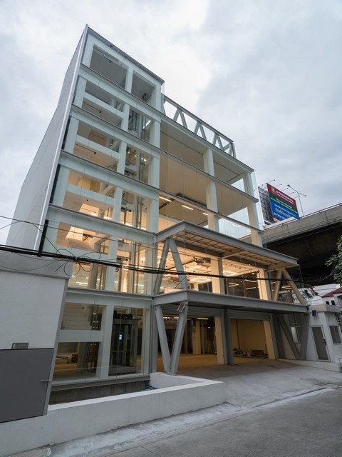 T26-325 ให้เช่า อาคารพาณิชย์ - 450000 บาทต่อเดือน ชั้นที่ 1