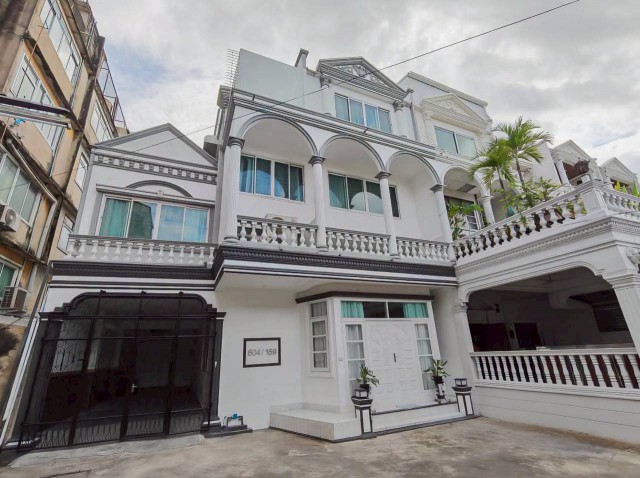 ให้เช่า #HomeOffice / บ้านเดี่ยวหรู สาทร – พระราม 3 เพิ่ง Renovate 3 ชั้น ติดถนนใหญ่สาธุประดิษฐ์ – พระราม 3 TEL 095-164-2956 PUI