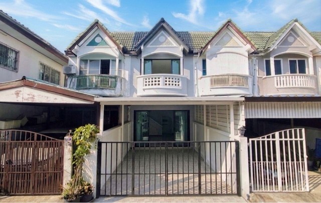 หมู่บ้านตะวันนา  ทาวน์เฮ้าส์บนทำเลศักยภาพย่านสนามบินน้ำ