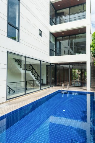 ให้เช่าบ้านเดี่ยว4ชั้นย่านอารีย์พญาไทราชครู 750ตร.ม.4นอนพร้อมสระว่ายน้ำส่วนตัว