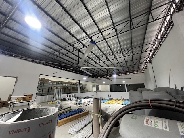 BST1073 ขายหรือให้เช่าโกดังพร้อมออฟฟิศ ลาดกระบัง คลองสองต้นนุ่น ใกล้ถนนพัฒนาชนบท 3 พื้นที่ขนาดใหญ่ พร้อมห้องพักพนักงาน