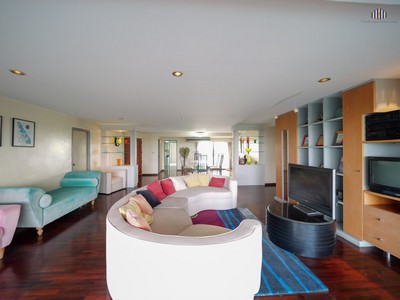 ขายคอนโดธนาซิตี้ เพรสทีจ คอนโดมิเนียม 2 ห้องนอน 3 ห้องน้ำ พร้อมห้องแม่บ้าน เฟอร์ครบพร้อมอยู่ ขนาด 185.45 ตร.ม.