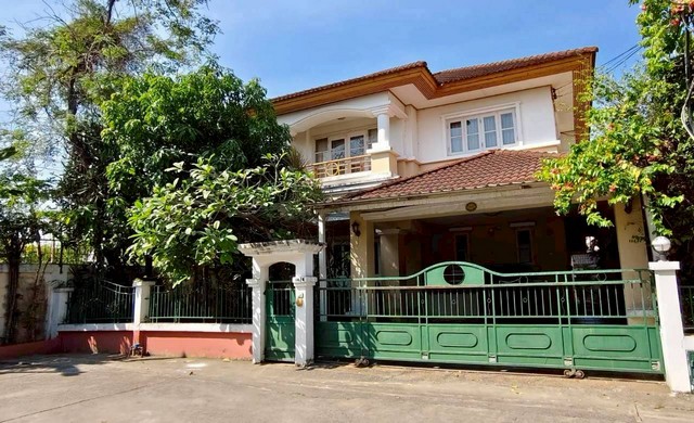 บ้านกรองทอง ศรีนครินทร์ บ้านเดี่ยว 2 ชั้น หลังริม ซ.ศรีนครินทร์ 51 ถ.ศรีนครินทร์ แขวงหนองบอน เขตประเวศ กรุงเทพฯ