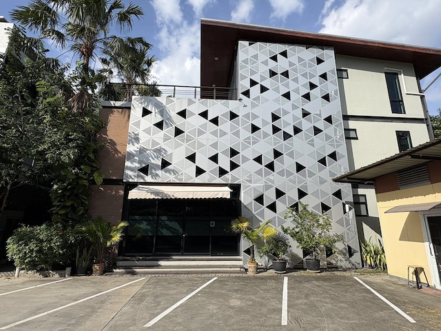 BH3847 ให้เช่าโฮมออฟฟิศ สำนักงาน 3 ชั้น ถนนสุขุมวิท 105 ลาซาล 41 ทำเลศักยภาพ