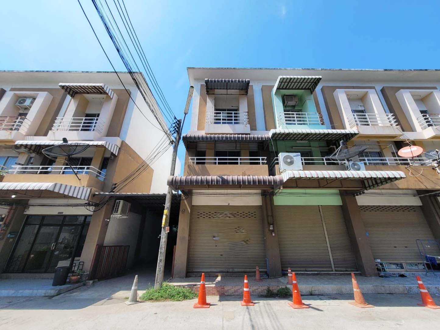 ขาย อาคารพาณิชย์ อ่าวอุดม ศรีราชา อำเภอ ศรีราชา จังหวัด ชลบุรี