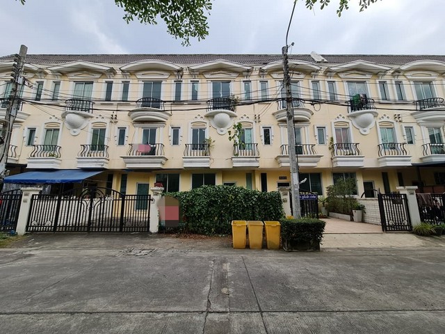 ขายทาวน์เฮ้าส์  หมู่บ้านคาซ่า ยูเรก้า ซอย อนามัยงามเจริญ 25 แยก 2 กรุงเทพมหานคร