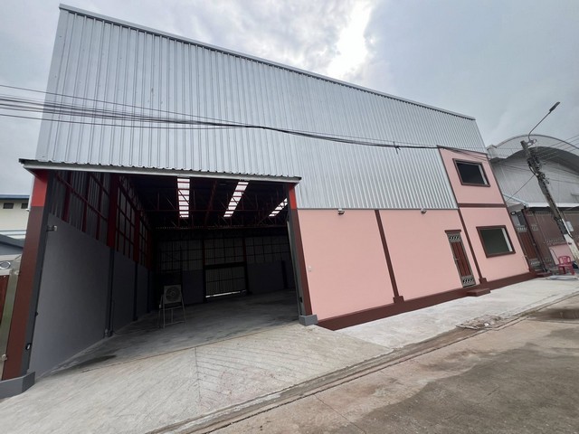 ให้เช่าโกดัง 400 ตารางเมตร  รับน้ำหนักเครื่องจักรได้ทุกชนิด  ถ.พระราม 2 ซอยบางกระดี่ 1