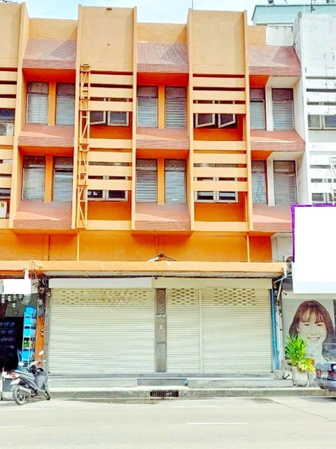 ให้เช่าอาคารพาณิชย์ 3ชั้น 2คูหา 38ตร.วา.MRTบางกะปิ 1.5กม. 6นอน แฮปปี้แลนด์ 450ตร.ม. ทำเลดี ติดถนนใหญ่  คลีนิค ร้านมือถือ 6น้ำ เดอะมอลล์