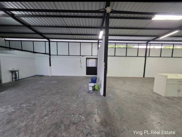 ให้เช่า โกดัง ซอยลาดพร้าว 93 พร้อมออฟฟิศ เหมาะเป็นที่เก็บสินค้า