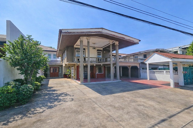 ให้เช่า คฤหาสน์ 2 ชั้น 5นอน 2ครัว เดอะไนน์ พระราม 9 1.2 กม. 77ตร.วา. 447ตร.ม. MRT หัวหมาก 852 ม. โลตัส พัฒนาการ300 ม.