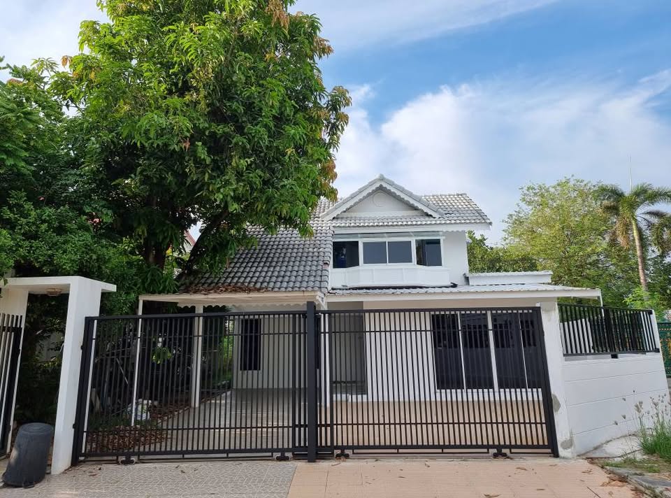 CH1149 ให้เช่าบ้านหลังมุม สัมมากร ทำเลดีเยี่ยม ซอยรามคำแหง 112 ขนาด 256 ตรม. เฟอร์ครบ