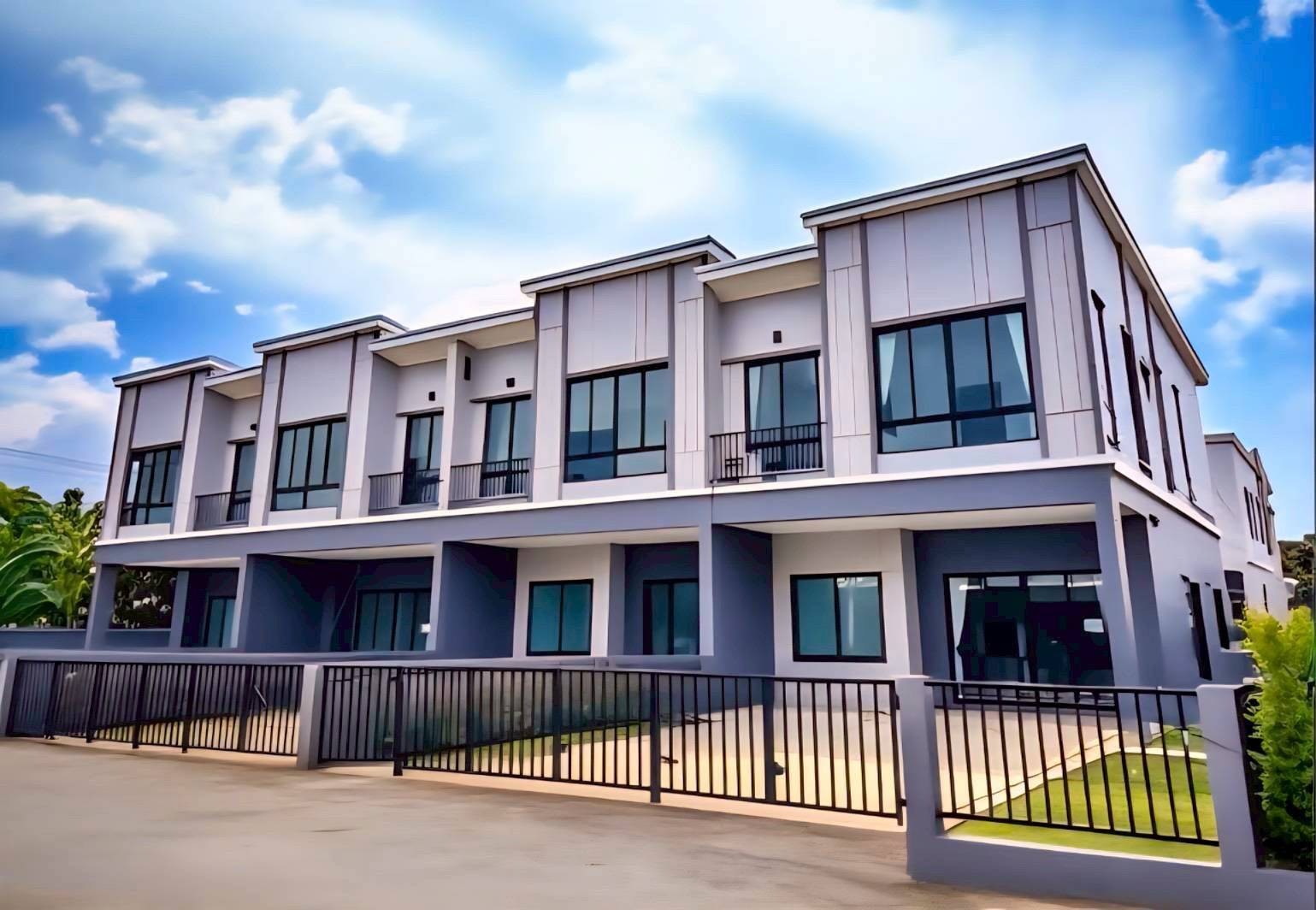 ขายทาวน์โฮม 2 ชั้น 4 ห้องนอน 4 ห้องน้ำ มีห้องน้ำในตัว 3 ห้อง สวนหลวงวิลล์ นิรันดร์วิลล์ 3 – ประเวศ กทม.