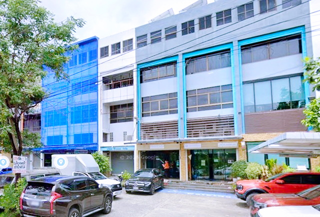 Big C ลำลูกกา คลอง4  3 นอน 3 น้ำ ใกล้ BTS คูคต 900 ม.  อาคารพาณิชย์ 4.5 ชั้น  ตลาดเอซี ลำลูกกา 1.2 กม.