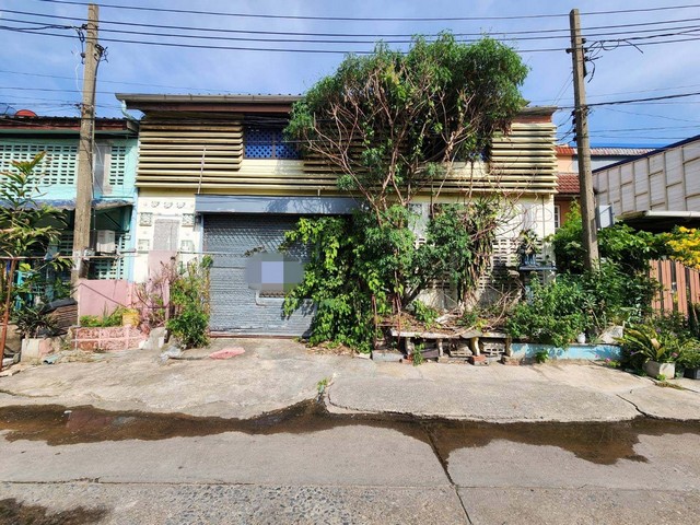 ขายทาวน์เฮ้าส์  ถนนนนทบุรี-บางบัวทอง ตำบลบ้านใหม่ อำเภอปากเกร็ด นนทบุรี