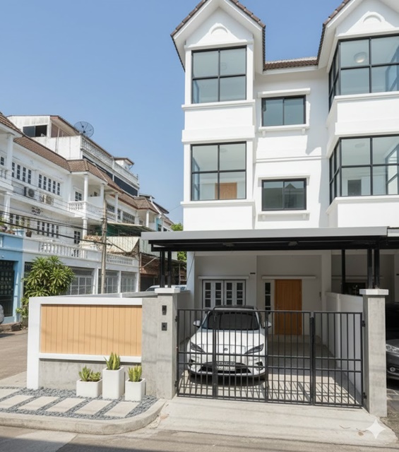 Central Plaza พระราม 3 1.8 กม.4นอน เจริญราษฎร์1-7 โฮมโปรพระราม3 590ม. ทาวน์เฮ้าส์ขนาดใหญ่ 4 ชั้น  4น้ำ ฟังก์ชันครบ สาทร และสีลม