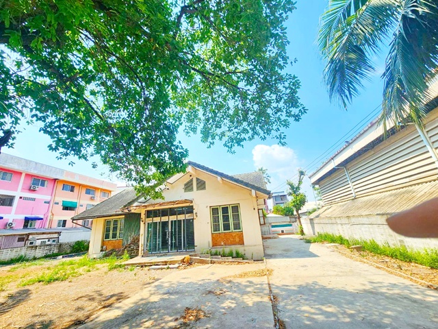พระยาสุเรนทร์ พร้อมสระว่ายน้ำ Pool Villa บ้านเดี่ยวชั้นเดียว รามอินทรา หทัยราษฏร์ 272ตร.วา.400 ตร.ม.  3 โถงอเนกประสงค์ 3 นอน
