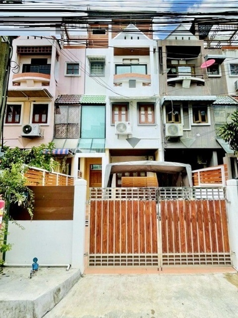 จัดเต็มเฟอร์ฯ 3นอน 2น้ำ  BTSแบริ่ง 1.3กม. ให้เช่าทาวน์เฮ้าส์สุดหรู 3 ชั้น หรูหรา  24ตร.วา.โลตัส สุขุมวิท105 650 ม.ลาซาล18-26   274ตร.ม.