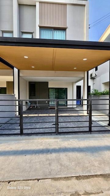 ให้เช่าทาวน์โฮม 2 ชั้น 145 ตร.ม. PLENO สุขุมวิท บางนา 3 ใกล้ Mega บางนา