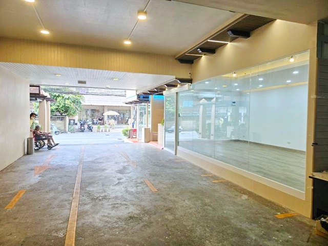 BTSอ่อนนุช 300ม. ตลาดอ่อนนุช 600ม สุขุมวิท 75-85  ให้เช่าพื้นที่ร้านค้า 30ตร.ม.ทำเลทอง ย่านสุขุมวิท  สตูดิโอ คลินิก