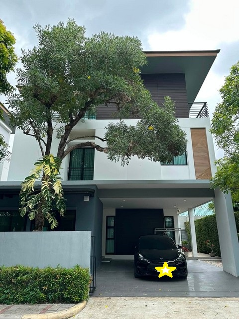ให้เช่าบ้านเดี่ยว 3 ชั้น 54 ตรว. 4 ห้องนอน บ้านลุมพินี สวนหลวง ถนนเฉลิมพระเกียรติ ร.9