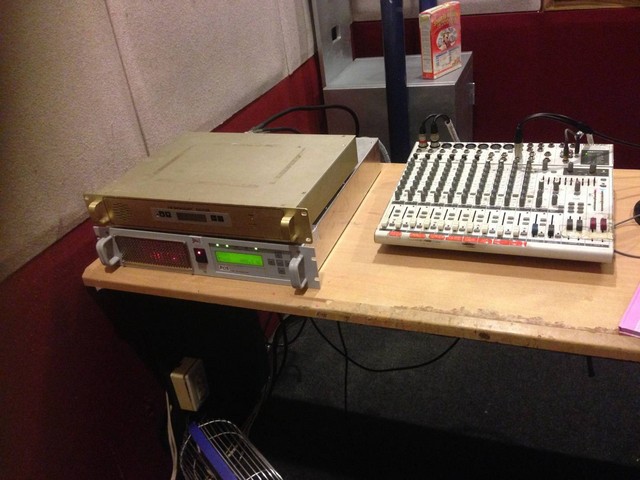 ใกล้ปีใหม่ดูทรัพย์มีมูลค่า  สถานีวิทยุชุมชนคลื่น FM จดทะเบียนถูกต้องขึ้นต่อ กสทช. ทำต่อได้เลย โทร 083-0052952