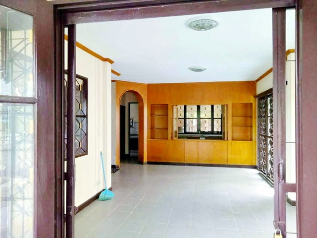 บ้านกล้วย-ไทรน้อย MRT คลองบางไผ่ 2 กม.รร.พาณิชยการบางบัวทอง 800 ม.ขาย-ให้เช่าทาวน์เฮาส์ 2 ชั้นหลังมุม 4 นอน 2 น้ำ บิ๊กซี บางใหญ่