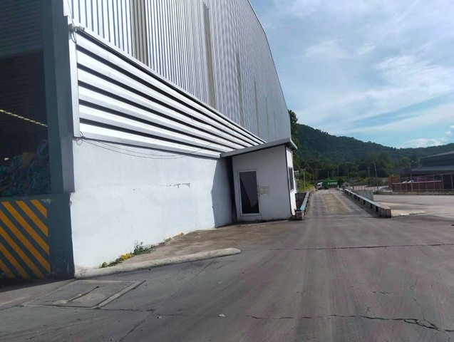 ให้เช่าโกดังศรีราชาชลบุรี ให้เช่าโกดังขนาด 3000 ตรม.  ผังสีเหลือง อยู่ใน free zone ห่างท่าเรือเเหลมฉบัง 25 km.