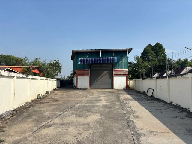 ขายและให้เช่าโกดังศรีราชาชลบุรี ขายเช่าโกดัง 450 ตารางเมตร หลังจากท่าเรือแหลมฉบัง 18 กม.