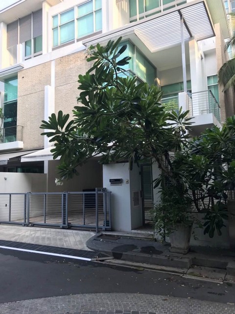 P826 ให้เช่า ทาวน์โฮม 3 ชั้น โครงการ เดอะ แลนด์มาร์ค เรสซิเดนท์ The Landmark Residence ตกแต่งสวยพร้อมเข้าอยู่