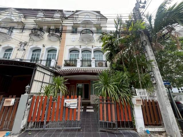 HR 9516 ให้เช่าทาวน์โฮม 3 ชั้น หลังมุม 3 ห้องนอน เดอะ เมทโทร พระราม 9 The Metro Rama 9 ติด ม.นานาชาติแสตมฟอร์ด