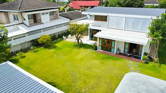 ศาลแพ่ง รัชดา 19-25 ลาดพร้าว 1-15 คฤหาสน์สุดหรู 2 ชั้น MRTลาดพร้าว 800ม.พร้อมสนามหญ้าใหญ่ 261 ตร.วา.