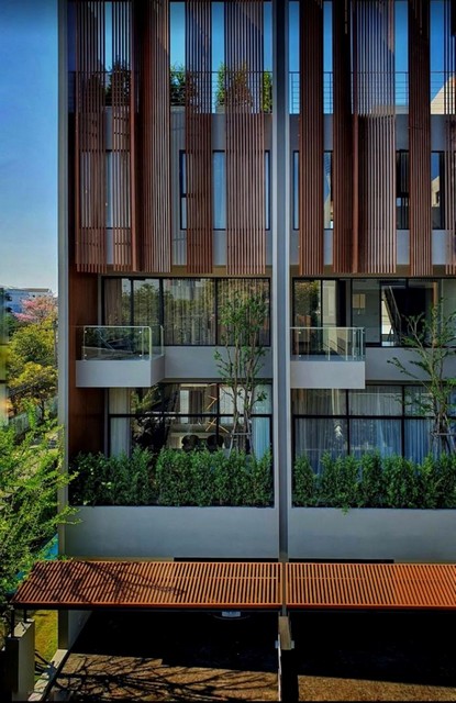 P1887 ขายให้เช่า ทาวน์โฮม 4 ชั้น โครงการ เดอะ พาร์ค เลน สุขุมวิท 105 The Park Lane Sukhumvit 105 ซอยลาซาล 24