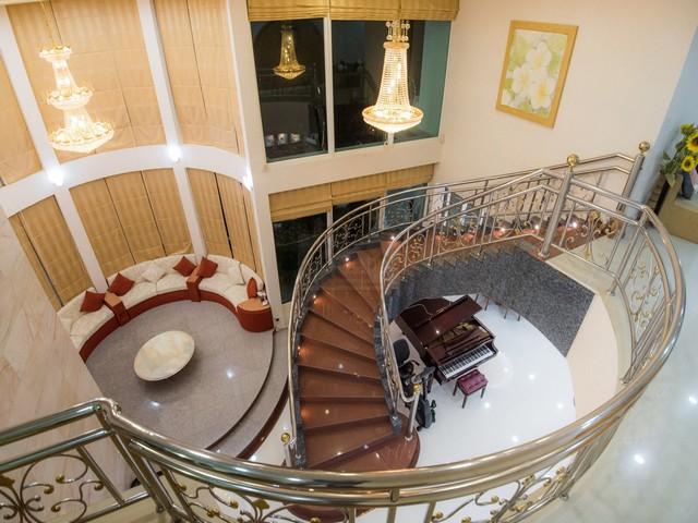 P1612 ขายบ้านเดี่ยวหรู ถนนพระราม 9 ซอย 39  พร้อมสระว่ายน้ำ ใกล้เดอะไนน์ ใกล้ทางด่วน ทำเลดี ซอยใหญ่ ทะลุรามคำแหง 12 และ 8