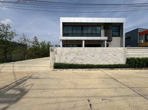 ขาย และ เช่าโรงงานพร้อมออฟฟิศ 581 ตรว. นราภิรมย์-บางเลน Modern สภาพใหม่ ใกล้นิคมขนส่งศาลายา 1 และ 2