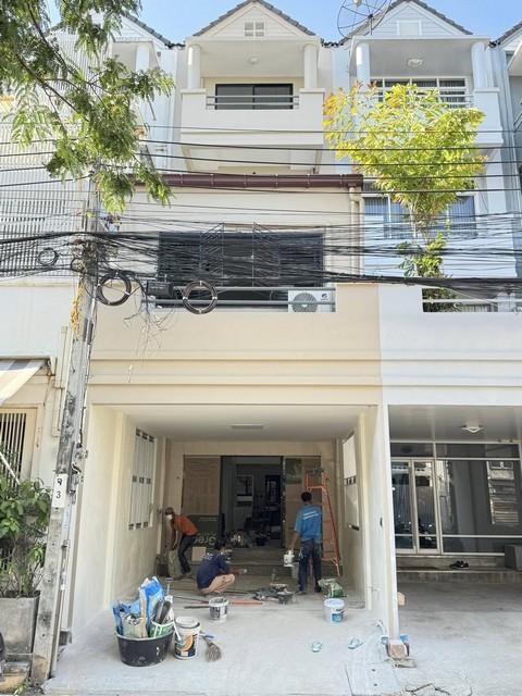 ขายโฮมออฟฟิศ 3.5 ชั้น 249 ตร.ม. ทาวน์อินทาวน์ ถนนศรีวรา ใกล้เอกมัย ทองหล่อ