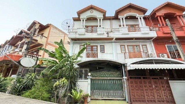 ทาวน์เฮ้าส์ 3 ชั้น บ้านร่มไทร ซอยกำนันแม้น 7 บางบอน