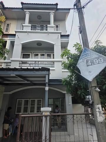 ให้เช่าทาวน์โฮม 3 ชั้น 35 ตร.ว. หลังมุม ย่านลาดพร้าว 47 เขตวังทองหลาง พร้อมพื้นที่ด้านข้าง